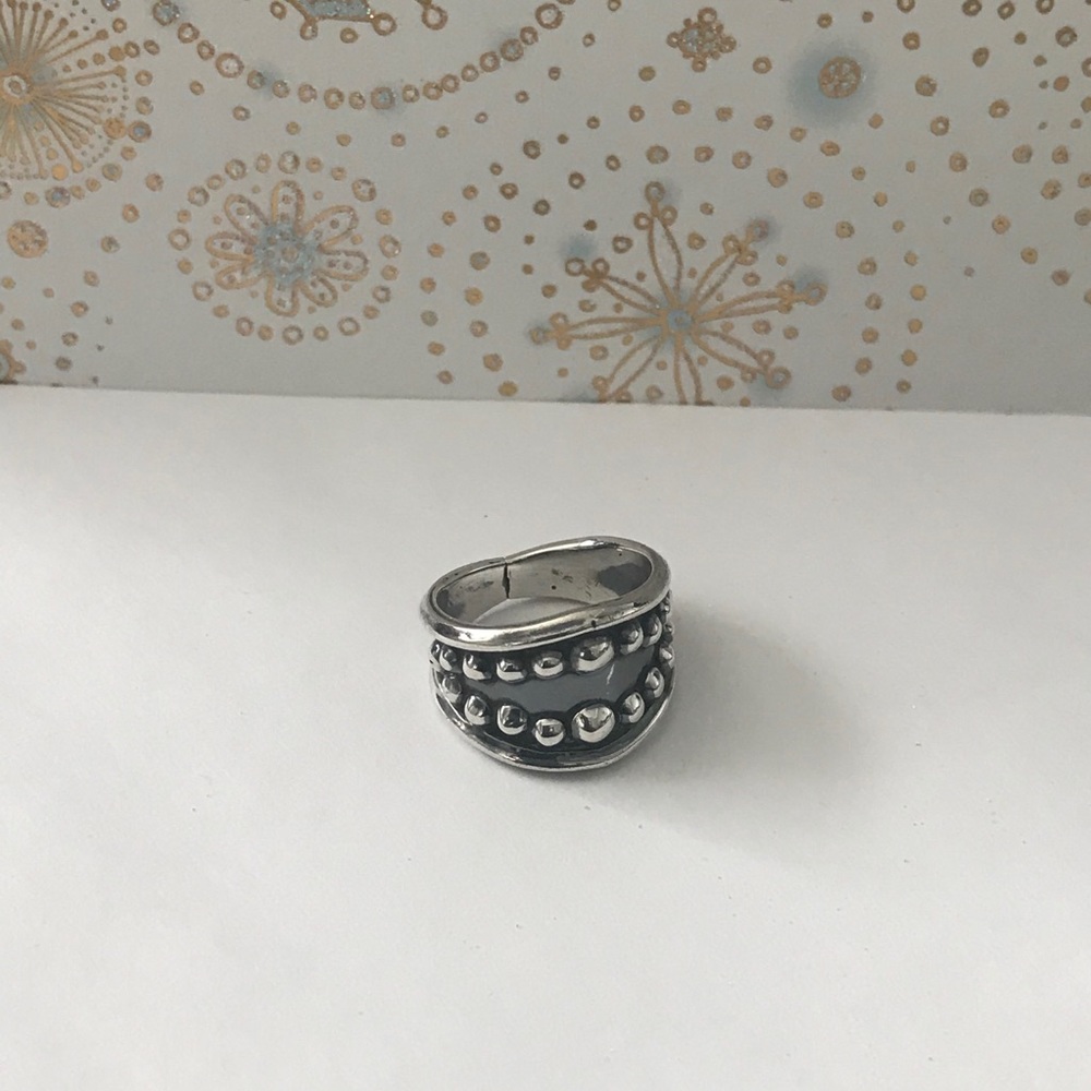 Sterling Silver ring - Picture 2 of 6
